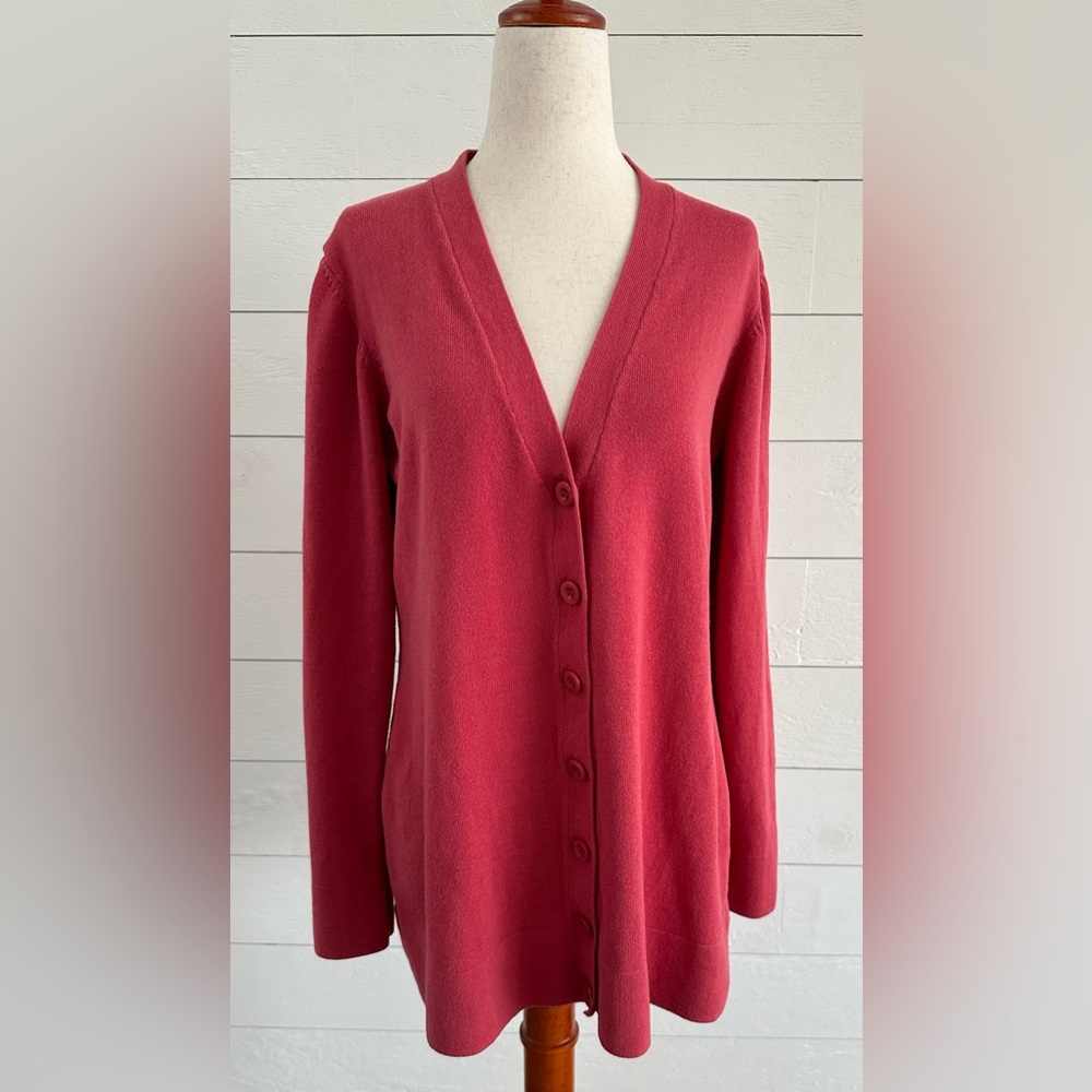 CHADWICKS OF BOSTON ROSE BUTTON DOWN CARDIGAN SWEATER. SIZE: LARGE